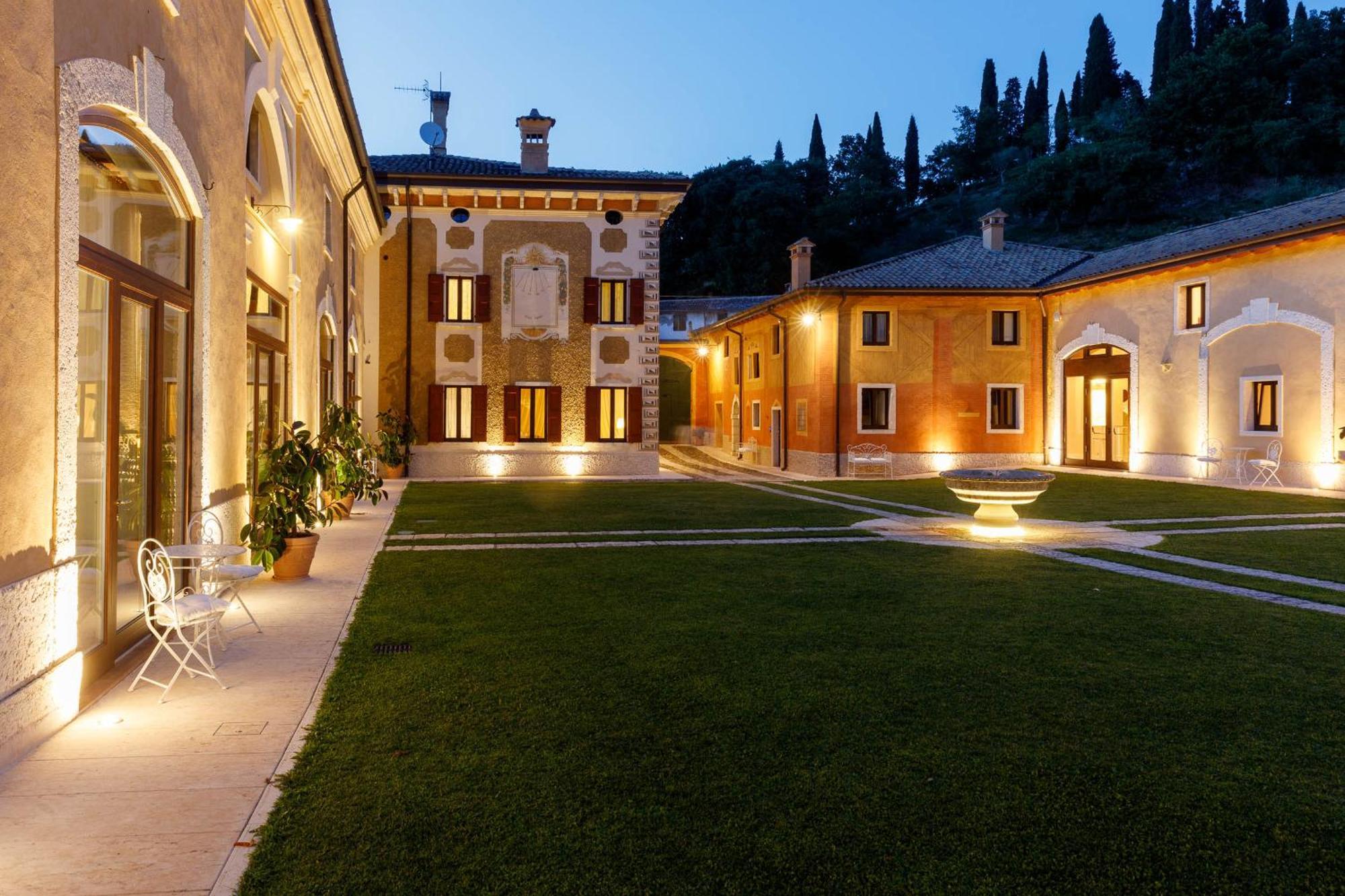 Villa Padovani Relais De Charme - Adults Only Pastrengo Kültér fotó