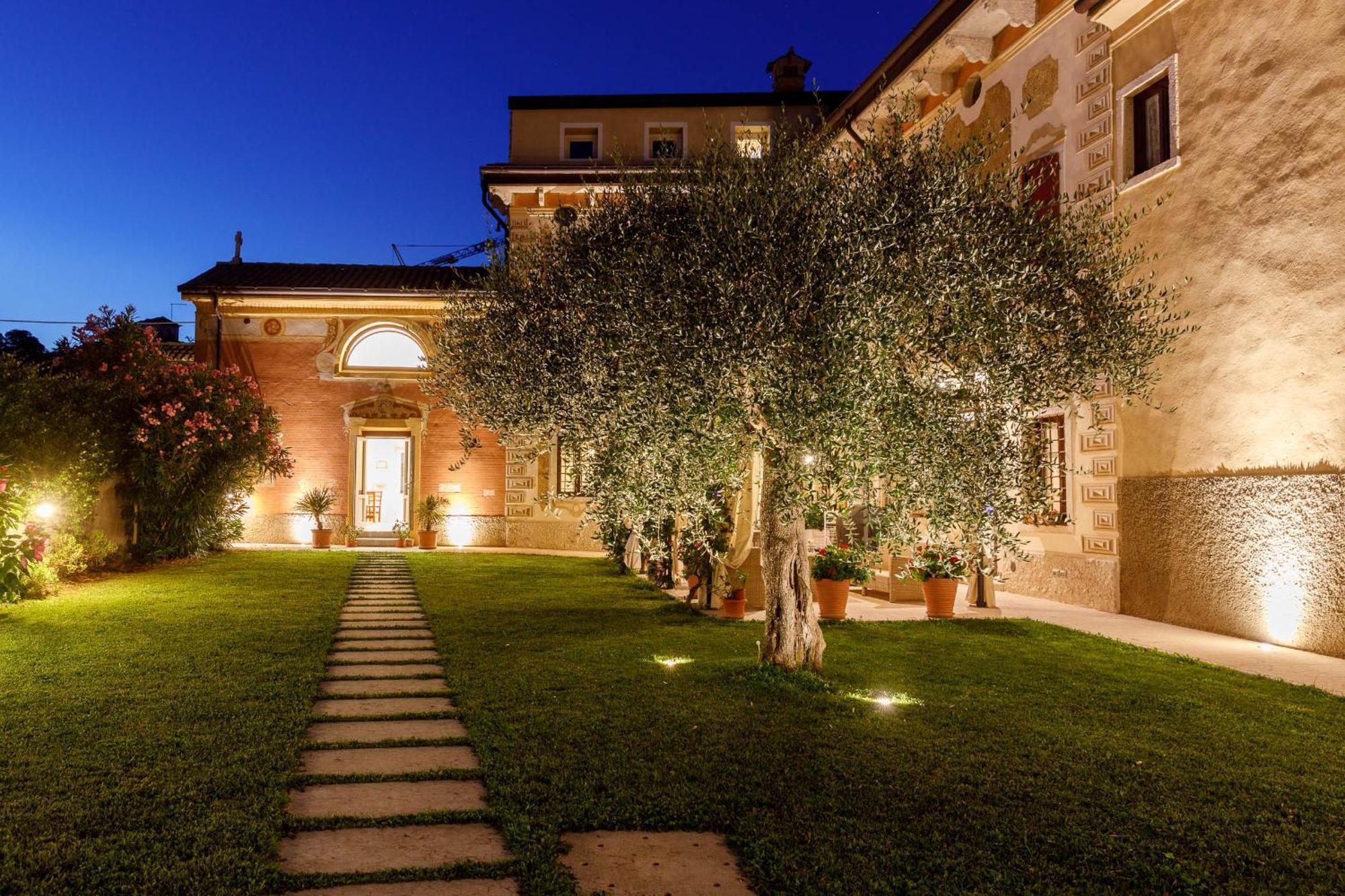 Villa Padovani Relais De Charme - Adults Only Pastrengo Kültér fotó